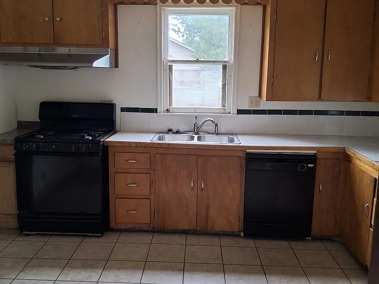 504 S 53rd West Ave — Photo 9