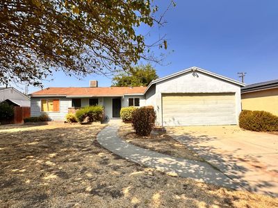 1353 N Adler Ave, Fresno, CA, 93727