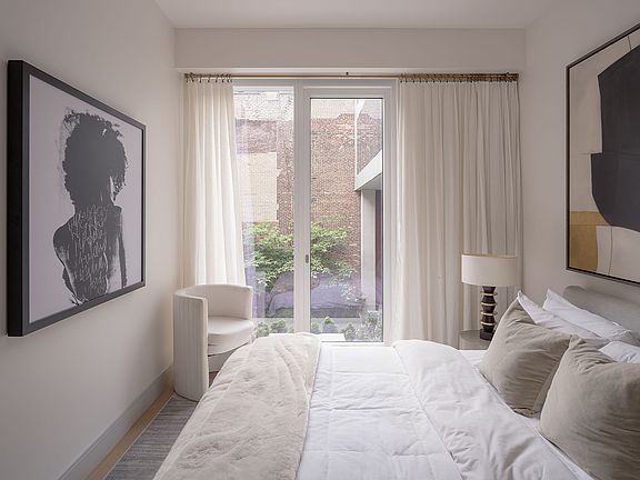 4th image of 101 W 14th St #3D