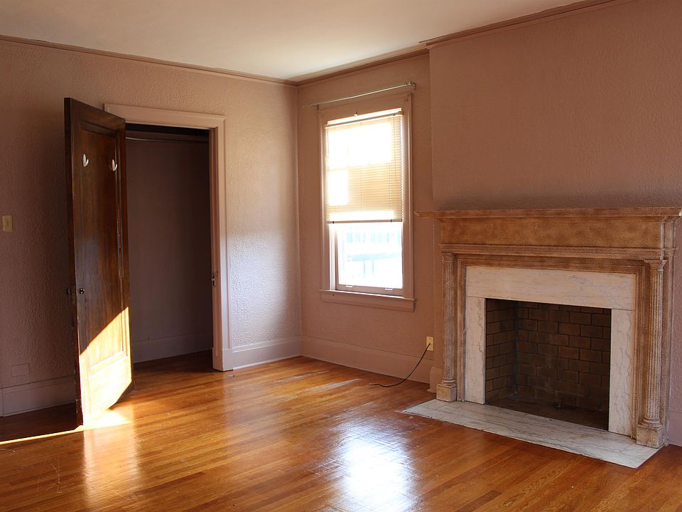 1st image of 403 N 4th St APT 17