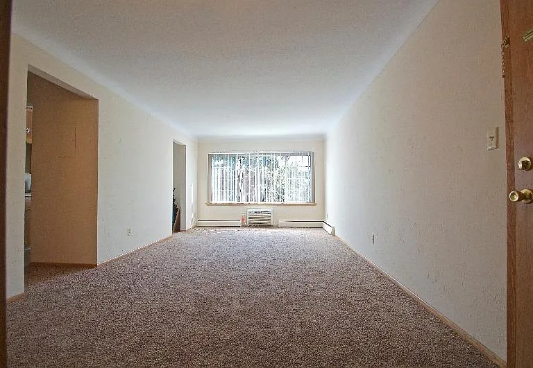 Lexlawn Apartments — Photo 3