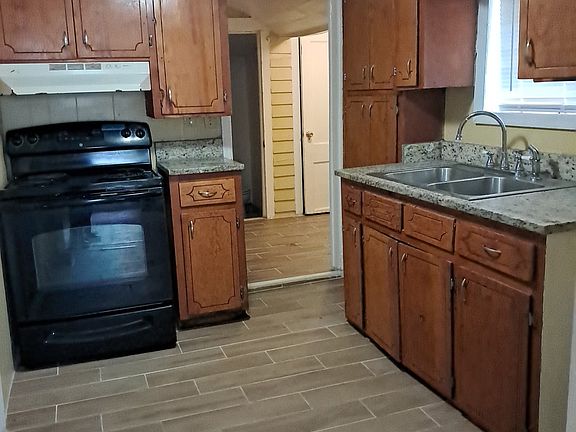 5th image of 5846 Ames Rd