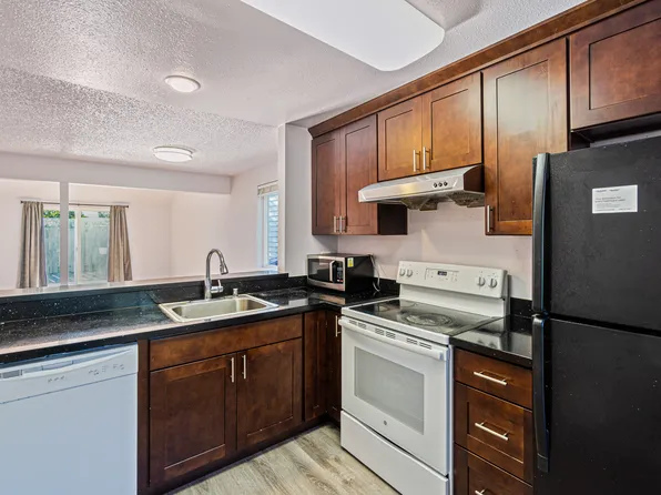 708 126th Ave NE, Bellevue, WA