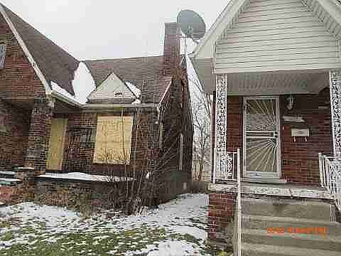 5805 Lakewood