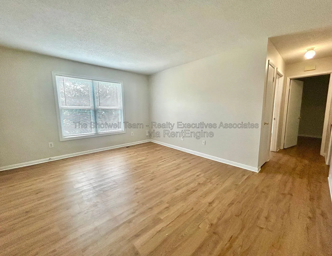 2 bed, 1.0 bath, 750 sqft, $1,200 — Photo 4