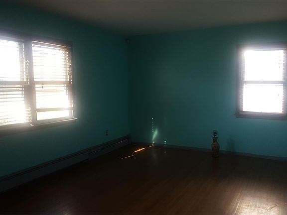 4th image of 453 Franklin Ave #1