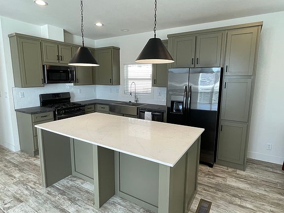 3rd image of 2200 W Wilson St #51