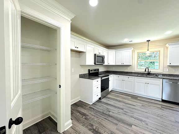 4th image of 107 Worthmore Dr