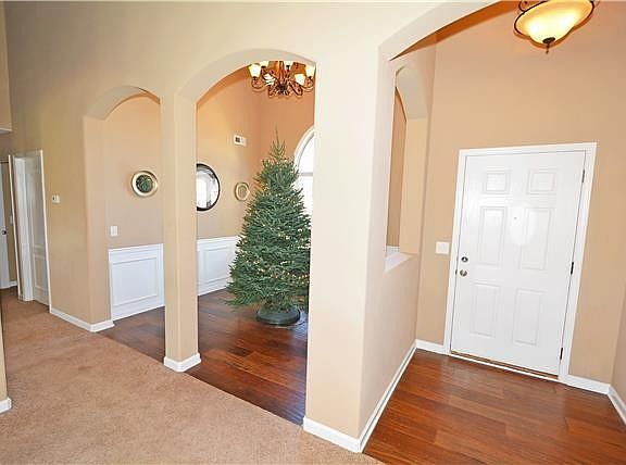 3rd image of 800 Colin Ct