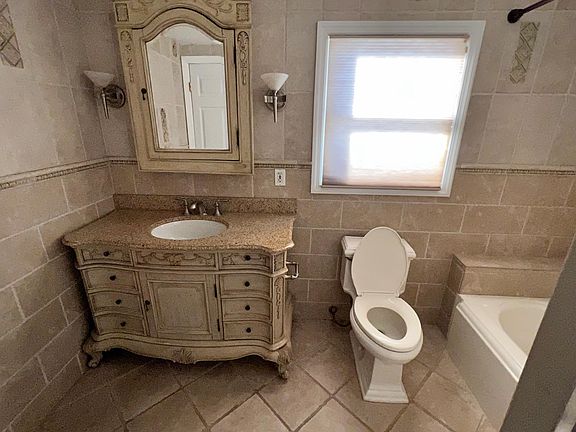 4th image of 311 Kensington Ct Floor 2
