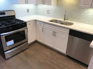 2027 W Superior St APT 2, Chicago, IL 60612