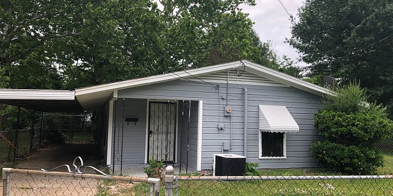 1st image of 4813 Long St