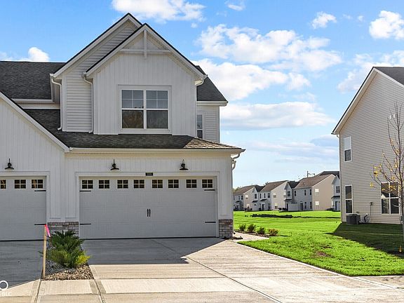 2nd image of 5519 Aspen Wood Ln
