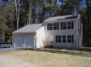 10 Dayton Dr, Corinth, NY 12822