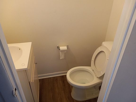 5th image of 719 Myrtle Ave