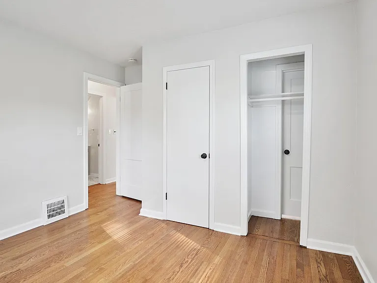 7100 Dearborn St — Photo 9