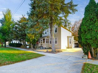 223 E 17th St, Lockport, IL 60441