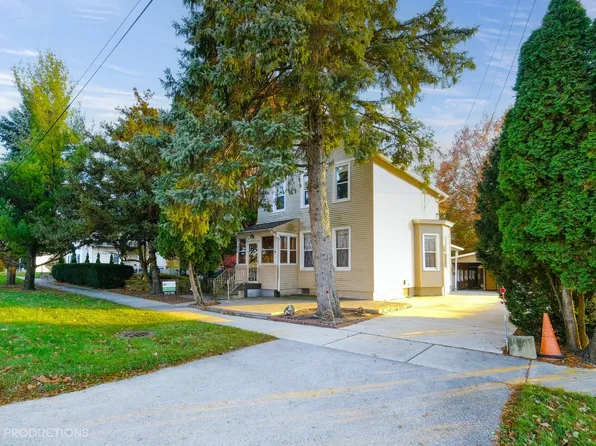 223 E 17th St, Lockport, IL 60441