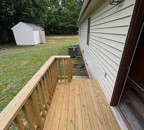 3rd image of 165 Rockridge Ct