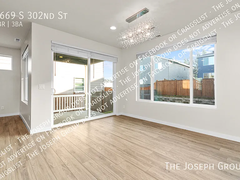 5669 S 302nd St — Photo 12