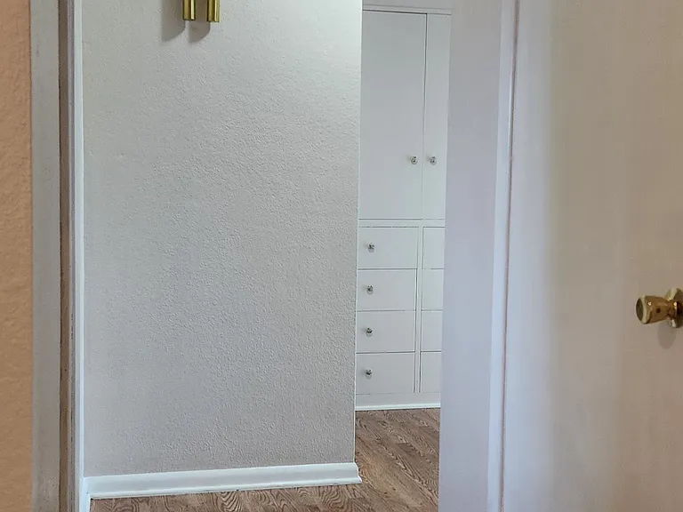 7995 Hazelgreen Rd NE — Photo 12