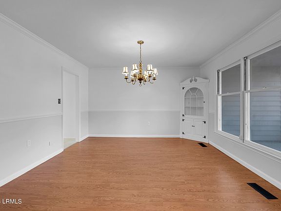 5th image of 65 Boyles Ln