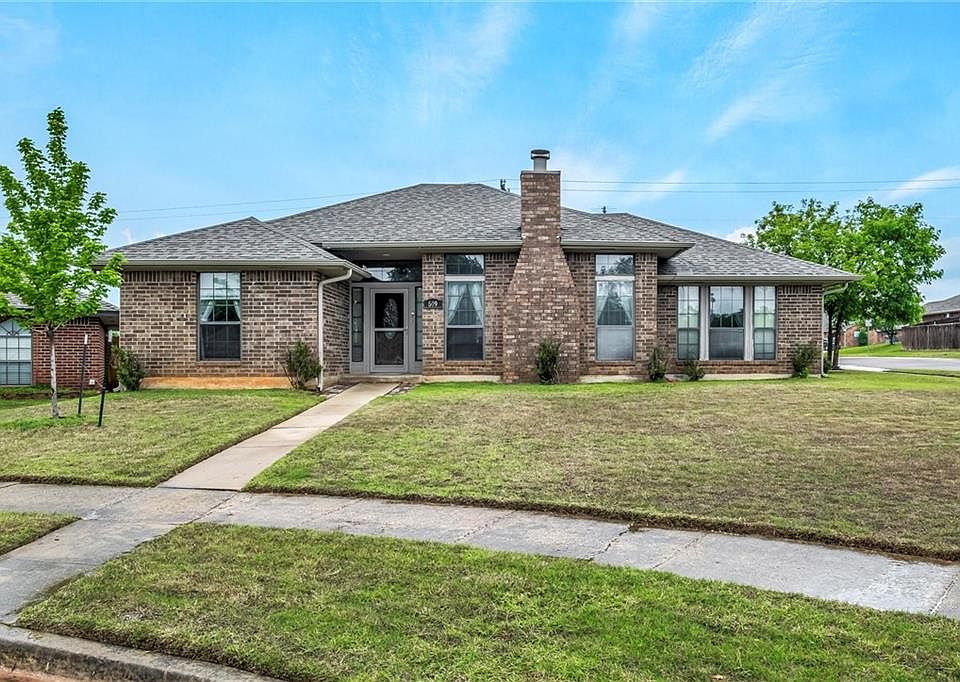 1st image of 609 Redwood Cir