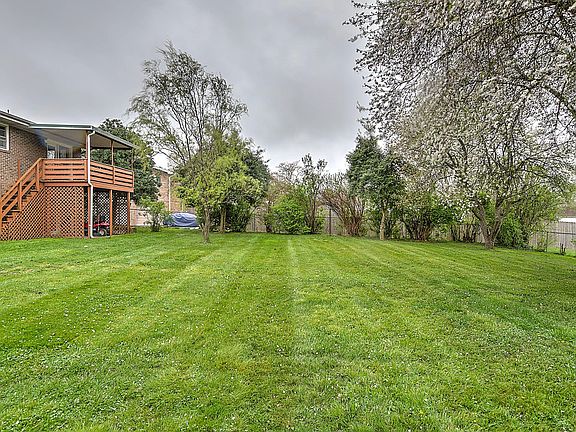 3rd image of 339 Heritage Dr