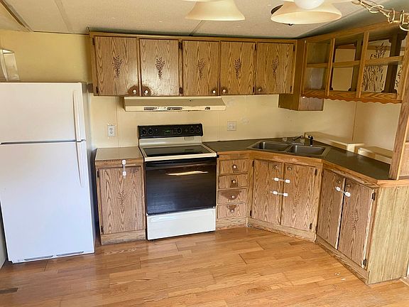 4th image of 4311 Schofield Ave #127