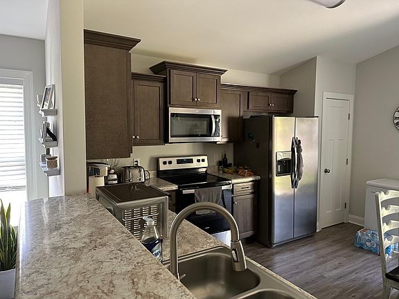 4th image of 119B Lee Dr