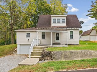 113 E 9th St, Burlington, IN 46915