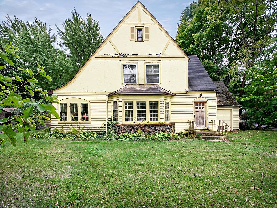 1st image of 590 W Napier Ave