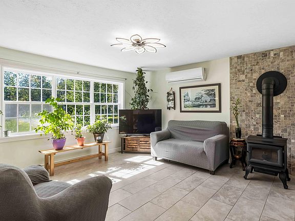 5th image of 1106 Tetzlaff Rd