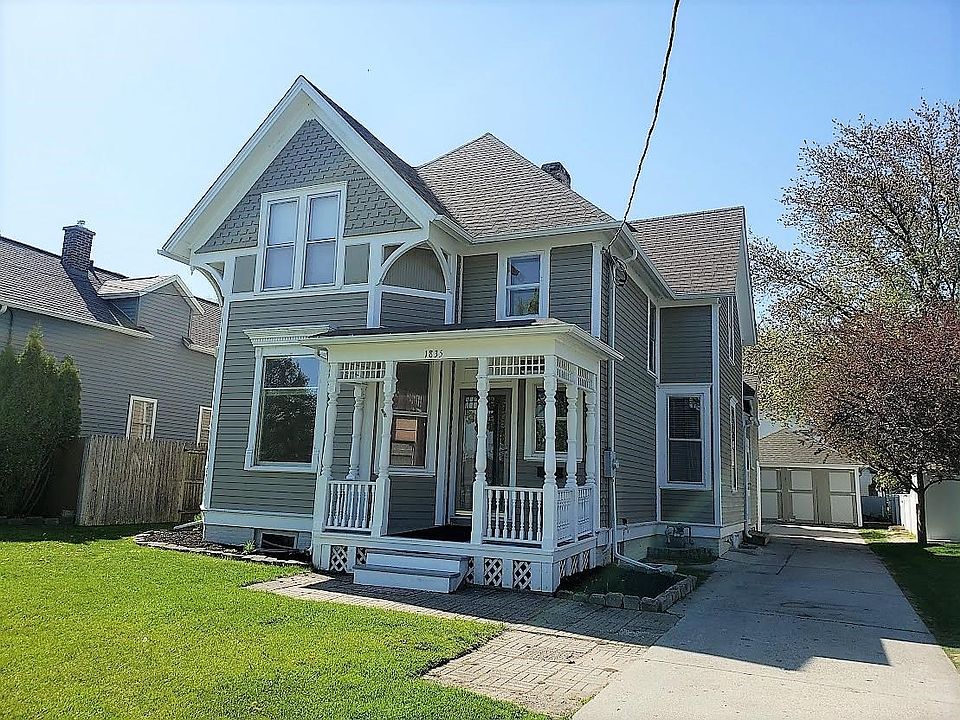 2,358 sq ft. Roof - 2015

