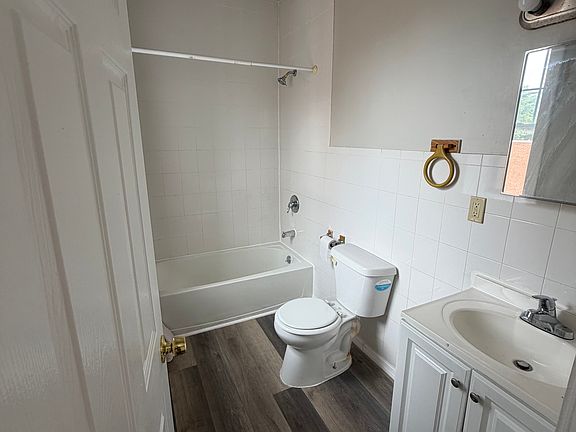 3rd image of 114 Ashley St APT 4E