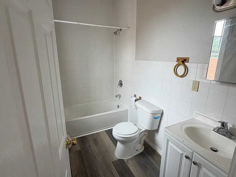 114 Ashley St #4E — Photo 3
