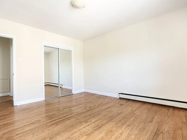 825 Corydon Ave — Photo 38