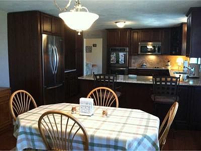 4th image of 191 Blackberry Hill Dr