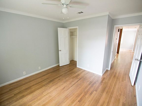 5th image of 911 Reverchon Dr