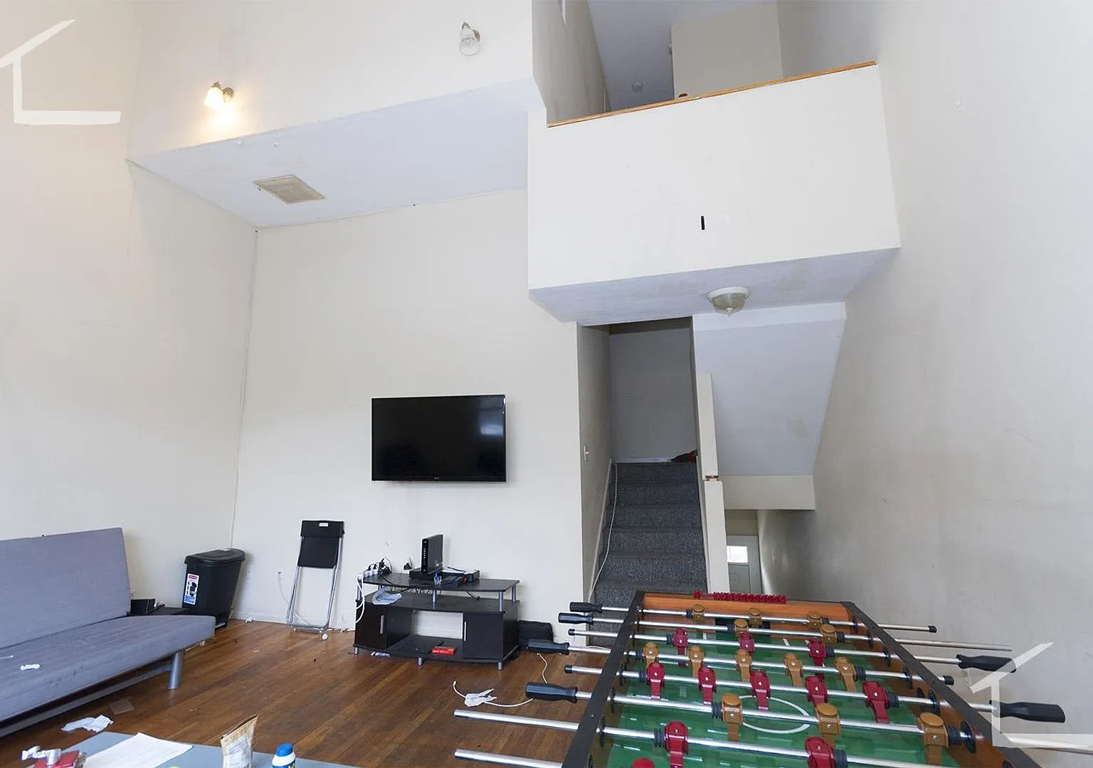 Huge Townhouse near T w Laundry in Unit! 30 Foot Ceilings in Living Room! — Photo 1