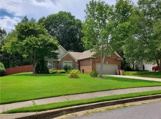 1095 Dalesford Dr, Alpharetta, GA 30004
