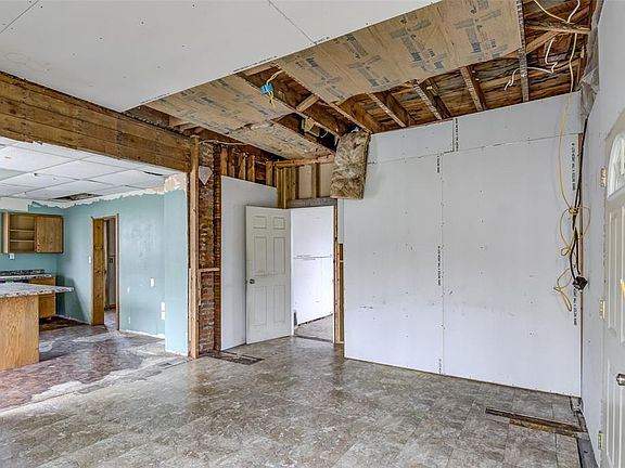 5th image of 129 Jackson Street