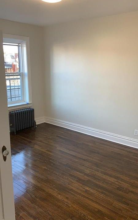 2nd image of 71 Lexington Ave #11Z