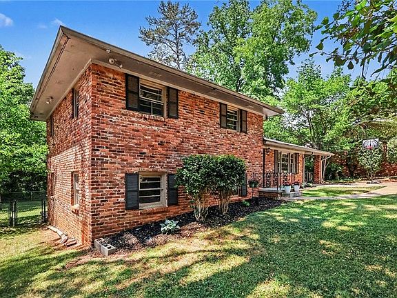 5th image of 2257 Colleen Ct