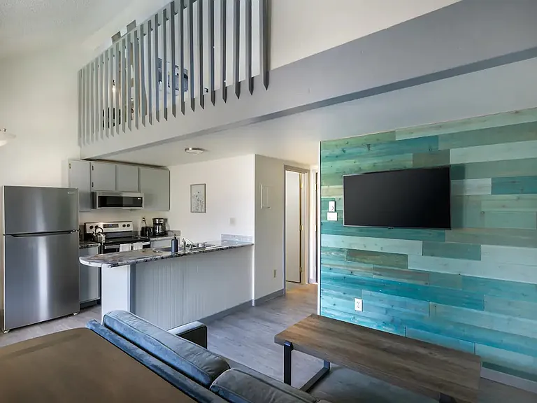 517 1st Ave E #1 — Photo 3