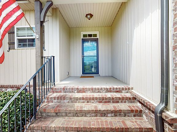 5th image of 8415 Manor Farm Dr