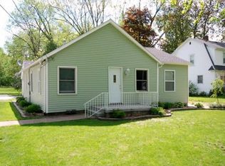 1306 Maplerow Ave NW, Grand Rapids, MI 49534