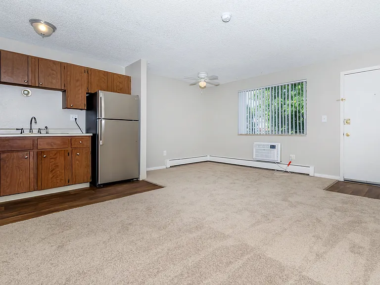 Green Mountain Apartments — Photo 15