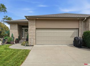 2932 Park Place Ct, Lincoln, NE 68506