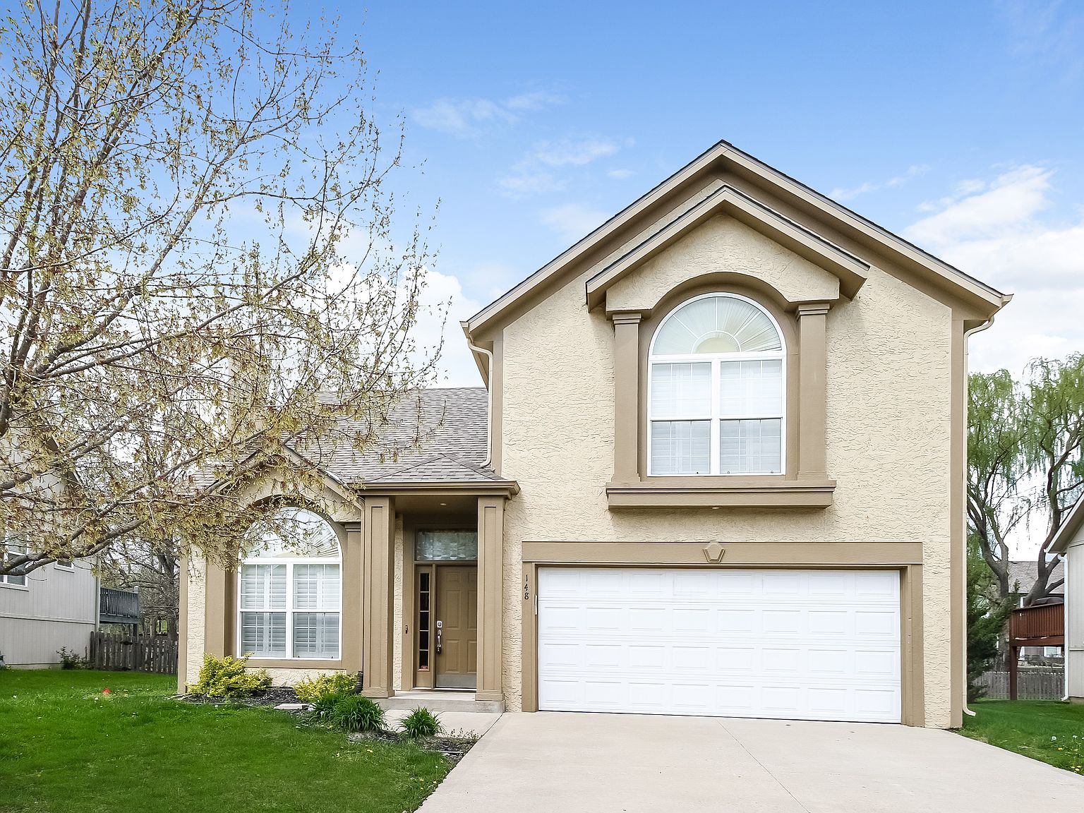 148 NE Hidden Meadow Ln, Lees Summit, MO 64064 Zillow